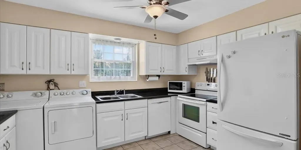 3595 40th Avenue S St Petersburg FL 33711
