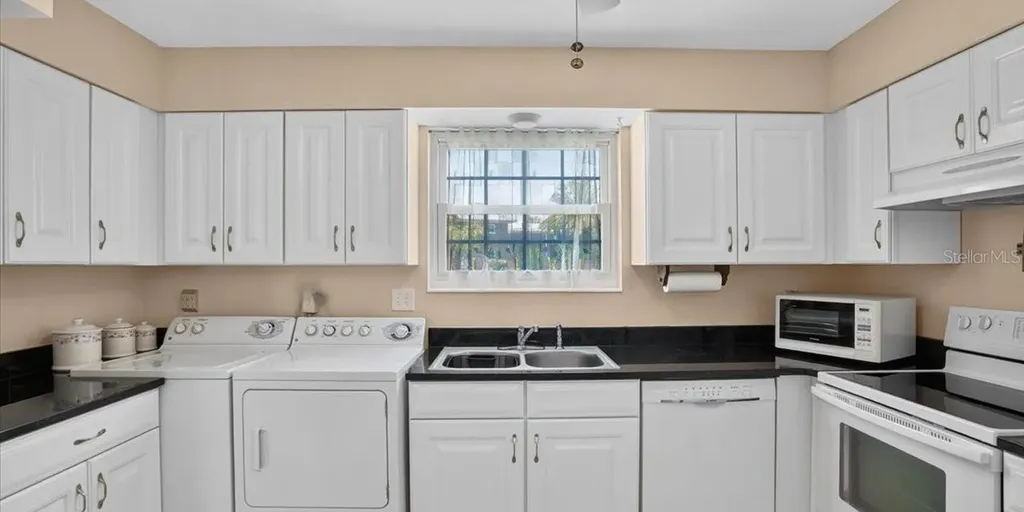 3595 40th Avenue S St Petersburg FL 33711