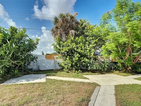 8215 Agress Avenue North Port FL 34287