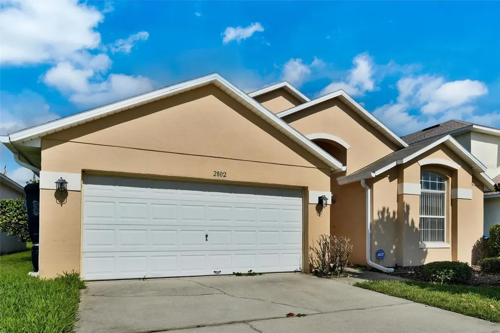 2802 Playing Otter Court Kissimmee FL 34747
