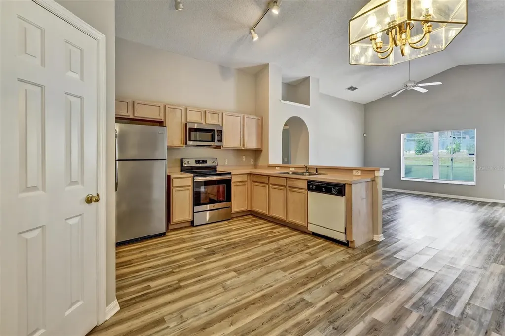 2802 Playing Otter Court Kissimmee FL 34747