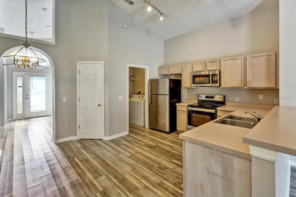 2802 Playing Otter Court Kissimmee FL 34747