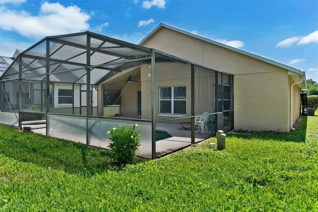 2802 Playing Otter Court Kissimmee FL 34747