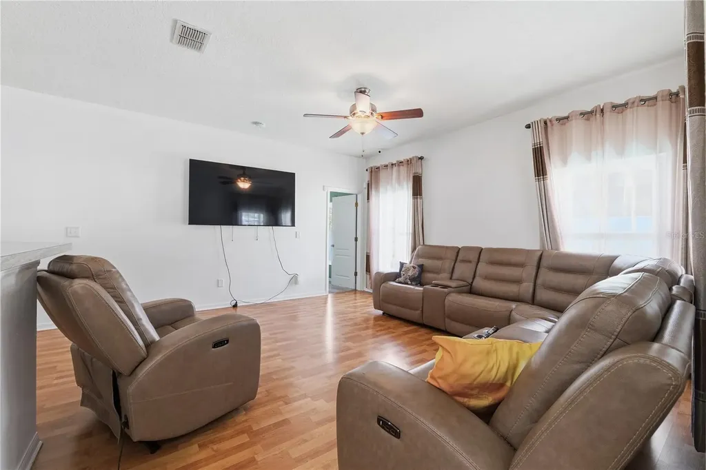 704 Parsons Pointe Street Seffner FL 33584