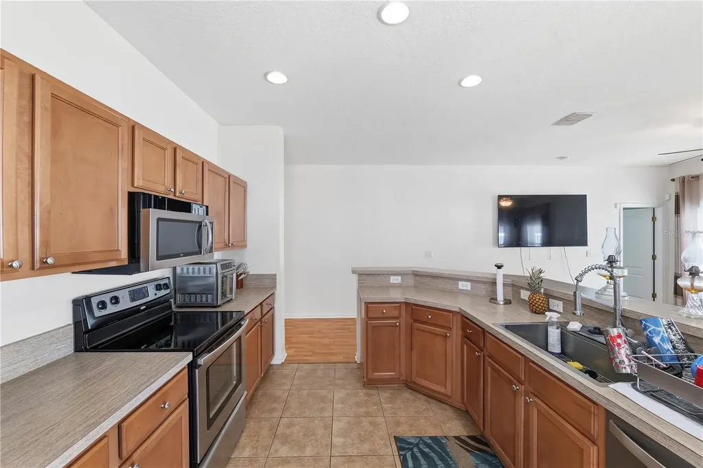 704 Parsons Pointe Street Seffner FL 33584