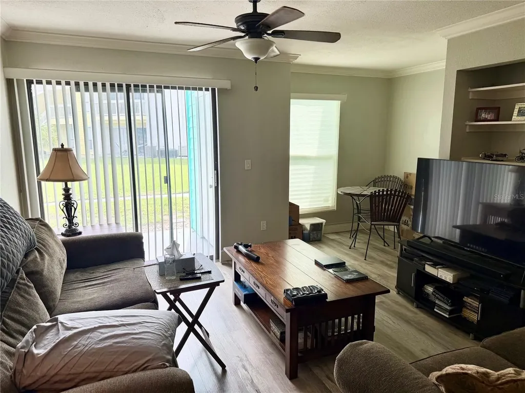 455 Alt 19 S Palm Harbor FL 34683