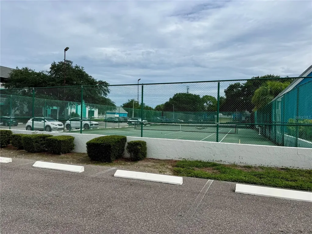 455 Alt 19 S Palm Harbor FL 34683