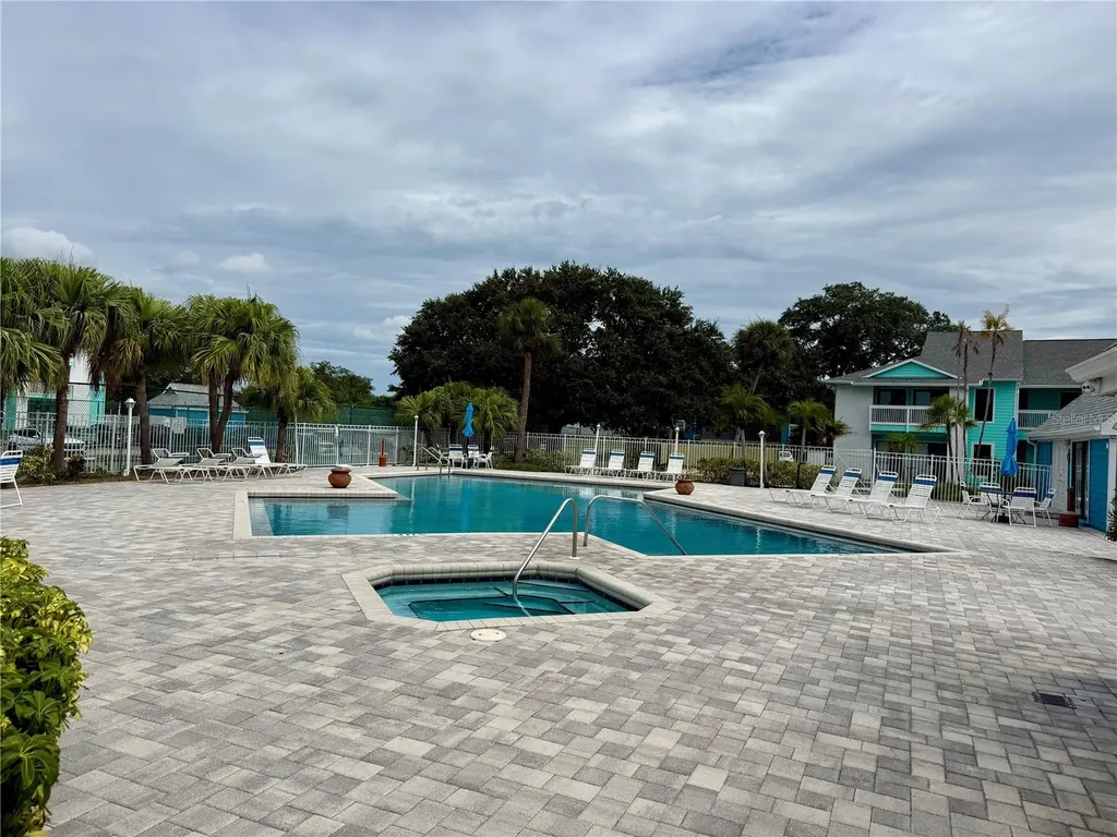 455 Alt 19 S Palm Harbor FL 34683