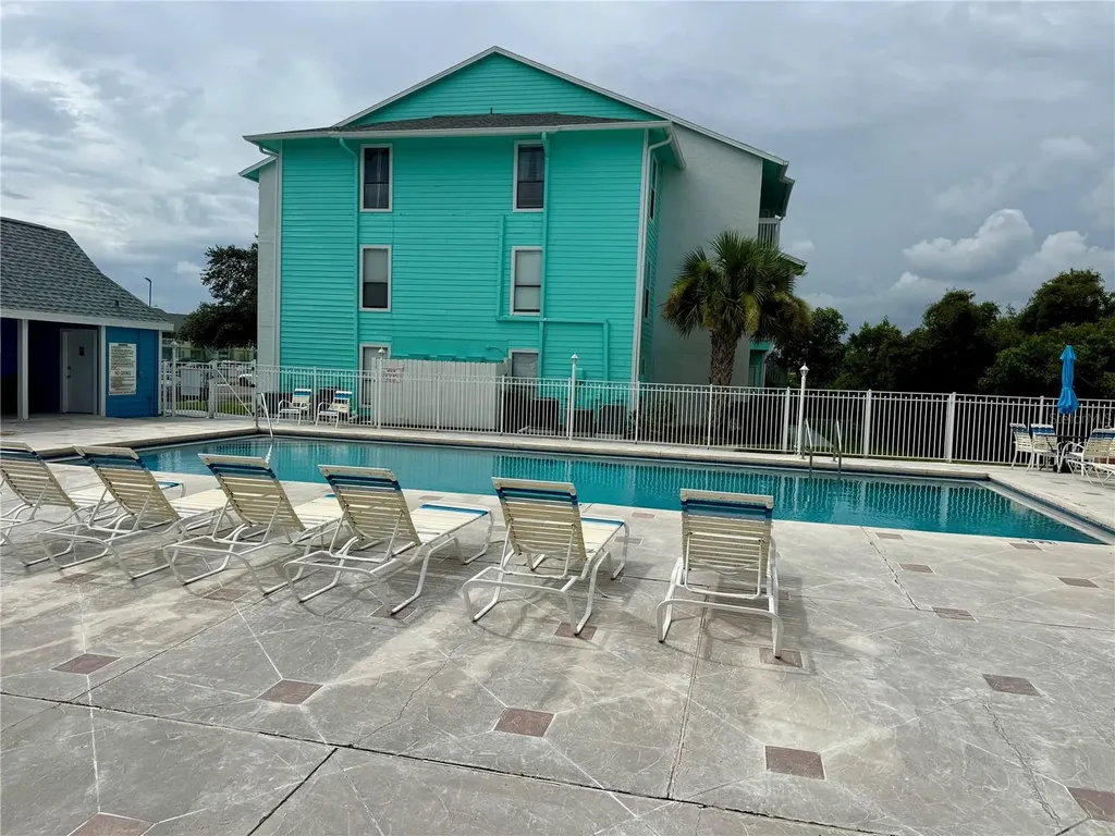 455 Alt 19 S Palm Harbor FL 34683