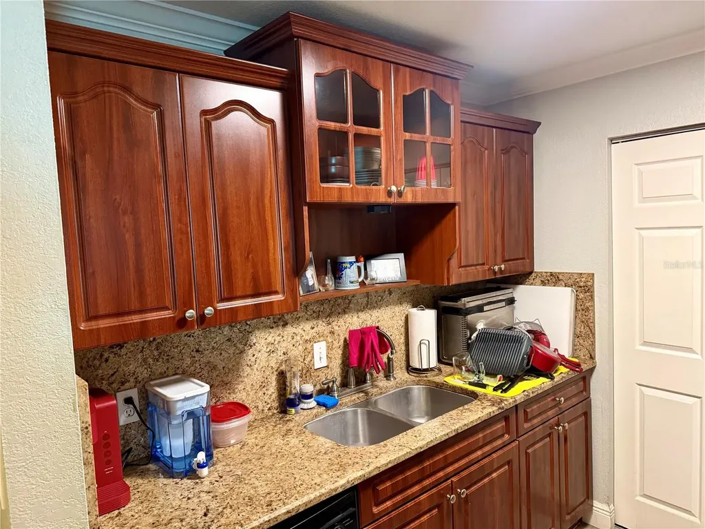 455 Alt 19 S Palm Harbor FL 34683
