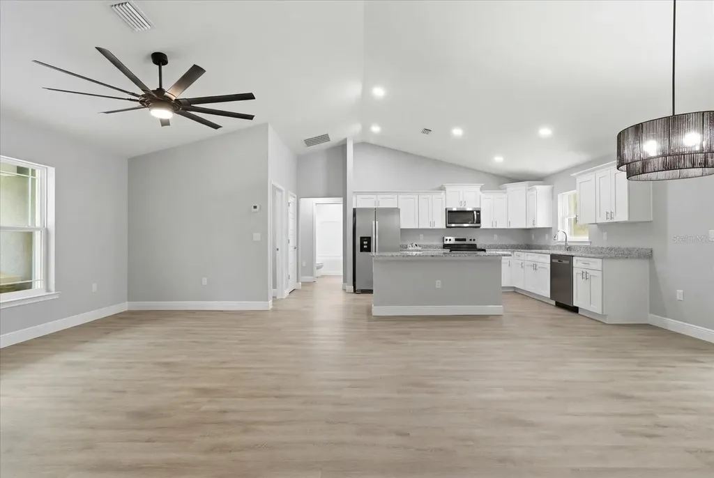 8727 N Spikes Way Dunnellon FL 34434