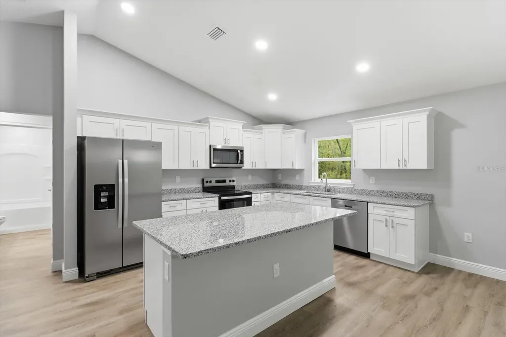 8727 N Spikes Way Dunnellon FL 34434