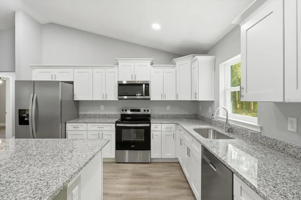 8727 N Spikes Way Dunnellon FL 34434