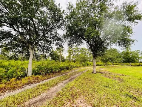 17470 County Road 731 Venus FL 33960