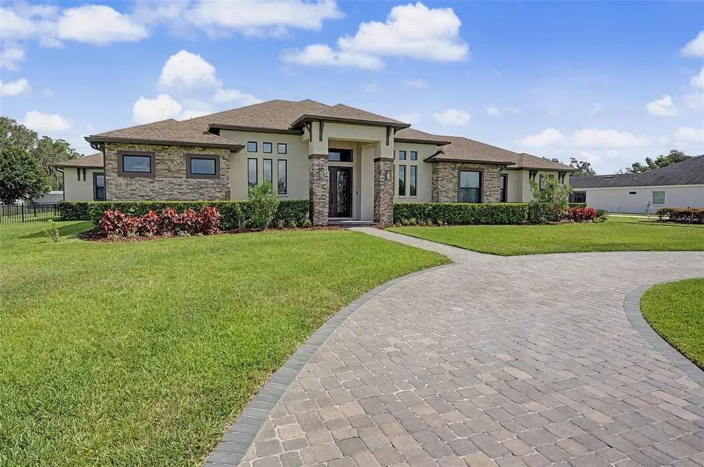 218 Hawk Talon Drive Lithia FL 33547