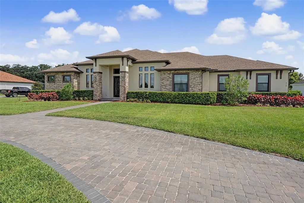 218 Hawk Talon Drive Lithia FL 33547