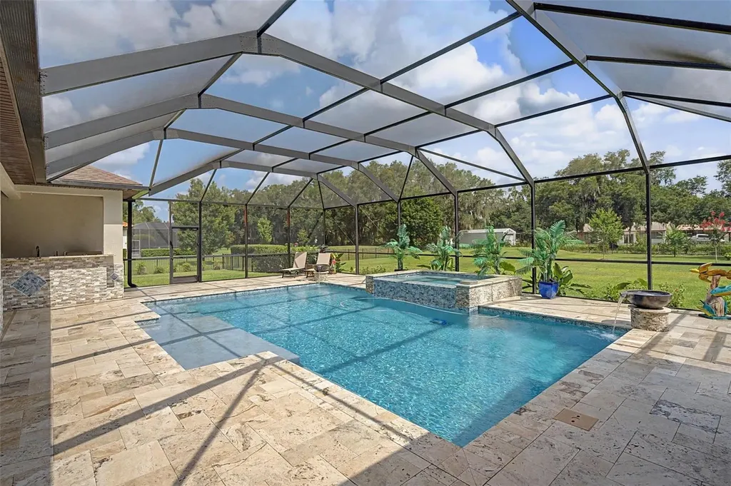 218 Hawk Talon Drive Lithia FL 33547