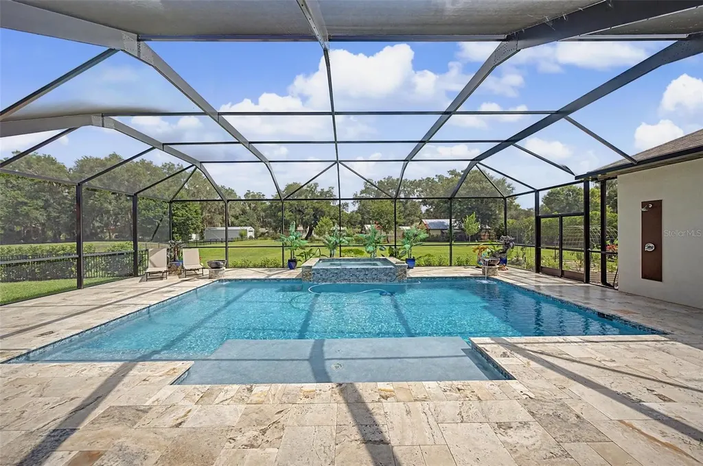218 Hawk Talon Drive Lithia FL 33547