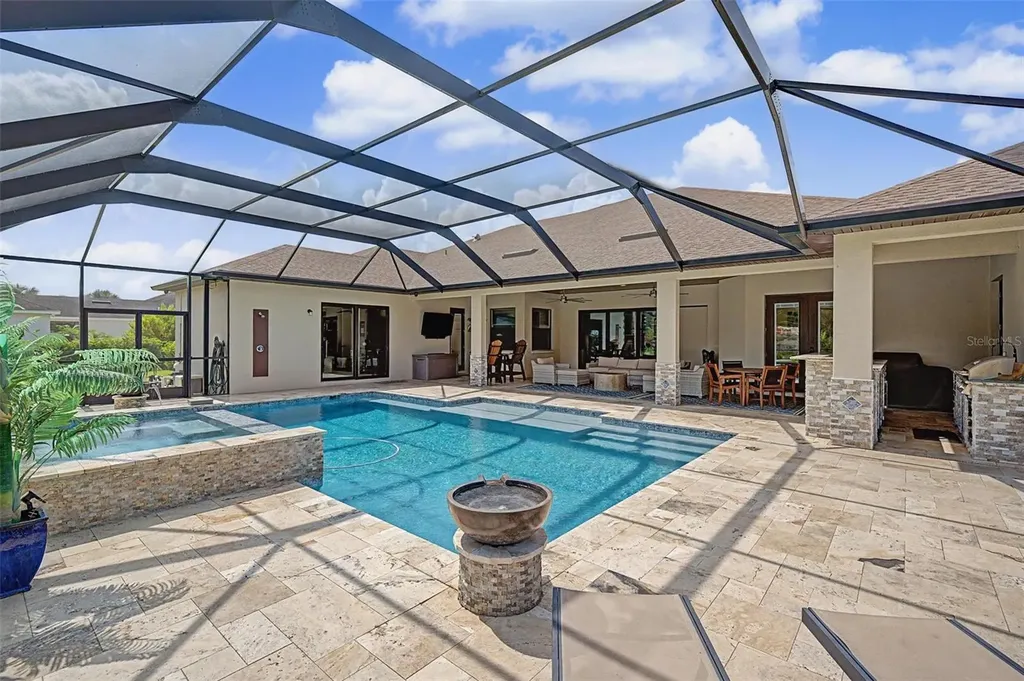 218 Hawk Talon Drive Lithia FL 33547