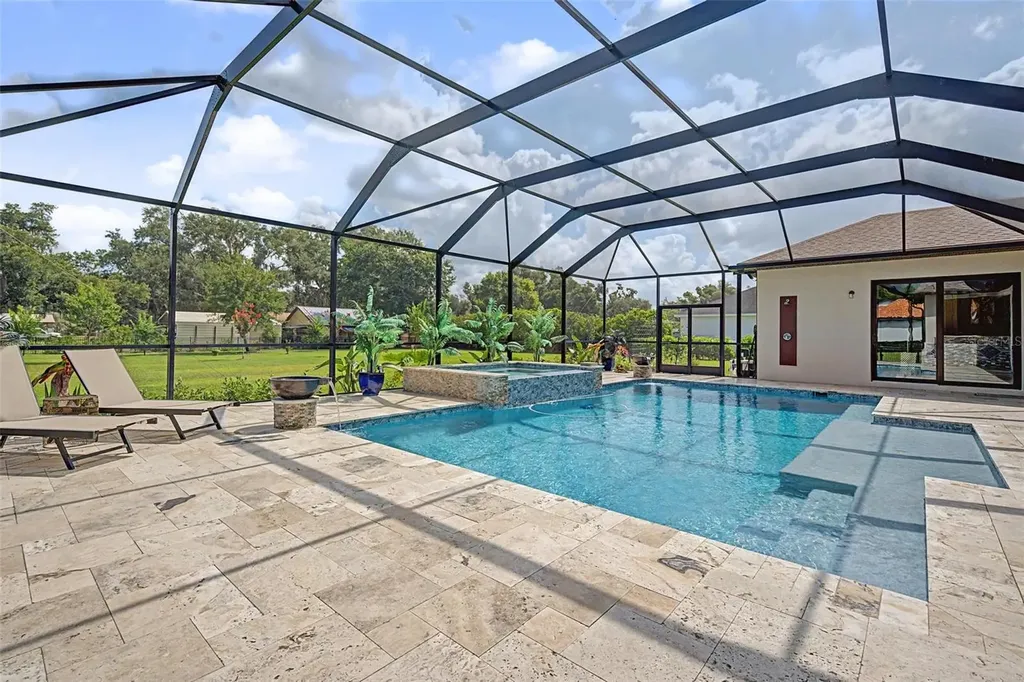 218 Hawk Talon Drive Lithia FL 33547