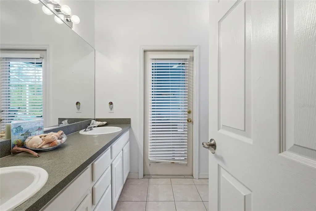 835 Cedarcrest Court Sarasota FL 34232