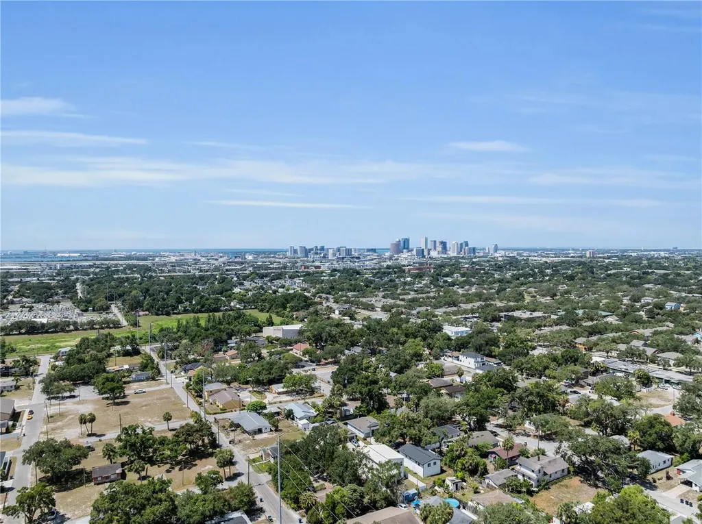 2404 Cassell Tampa FL 33605