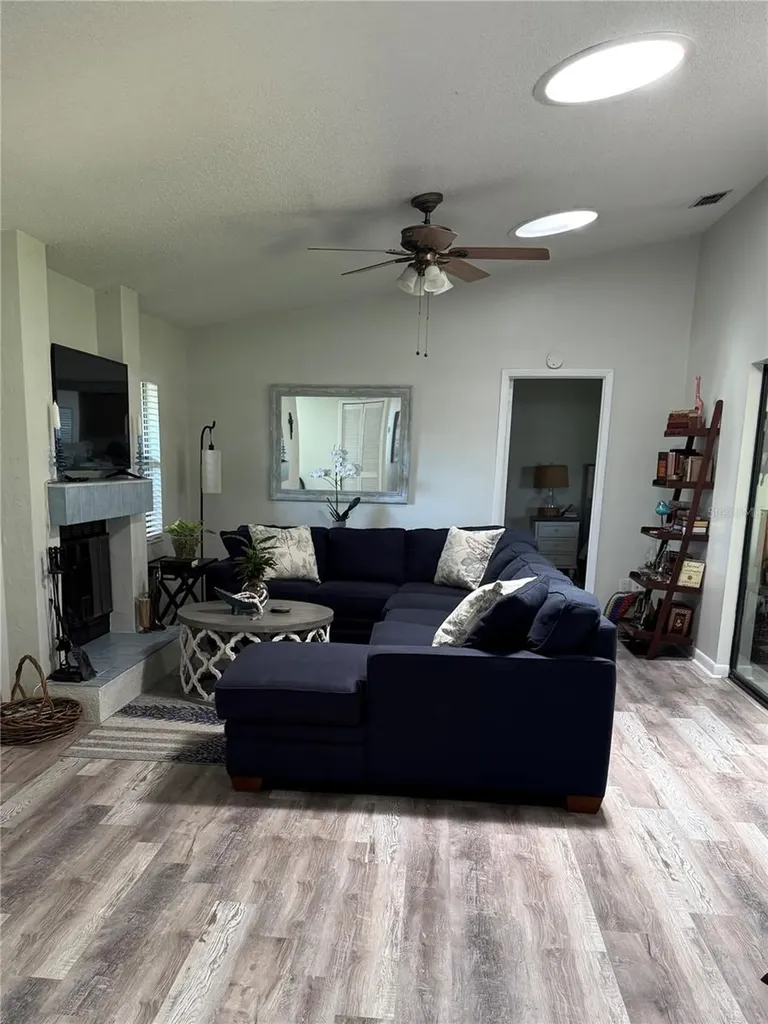 88 Freeport Lane Palm Coast FL 32137