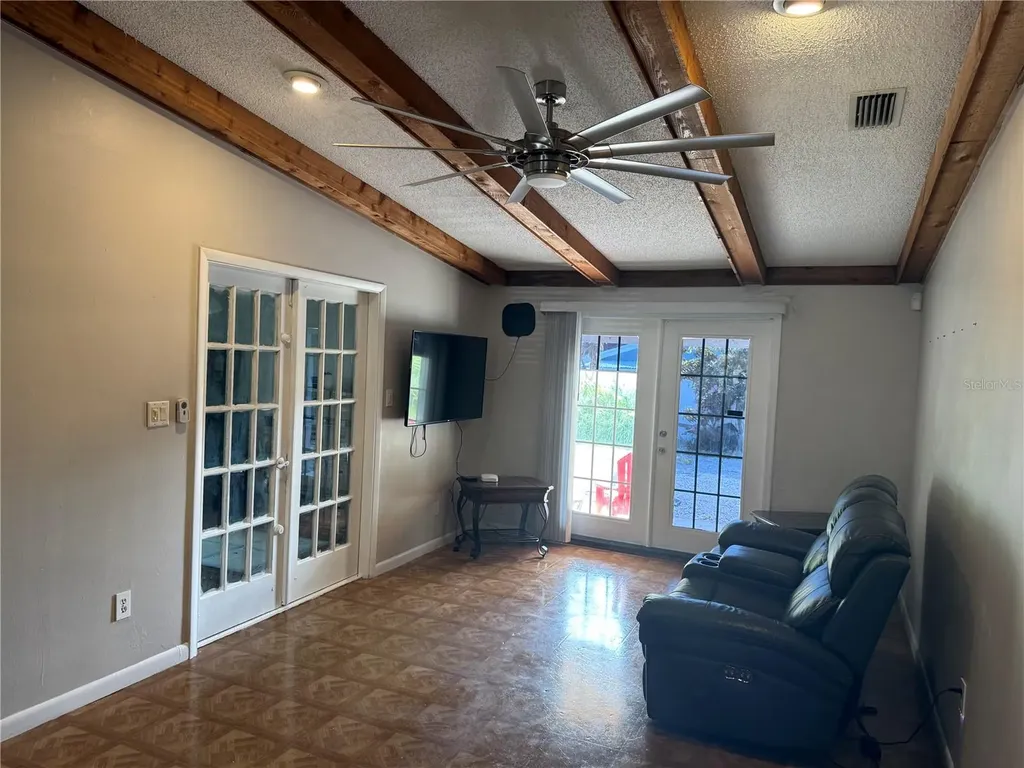 6718 Donald Avenue Tampa FL 33614
