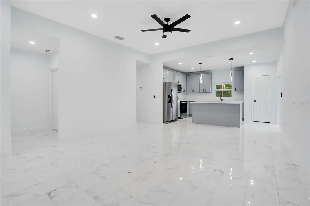1903 Van Allen Circle Deltona FL 32738