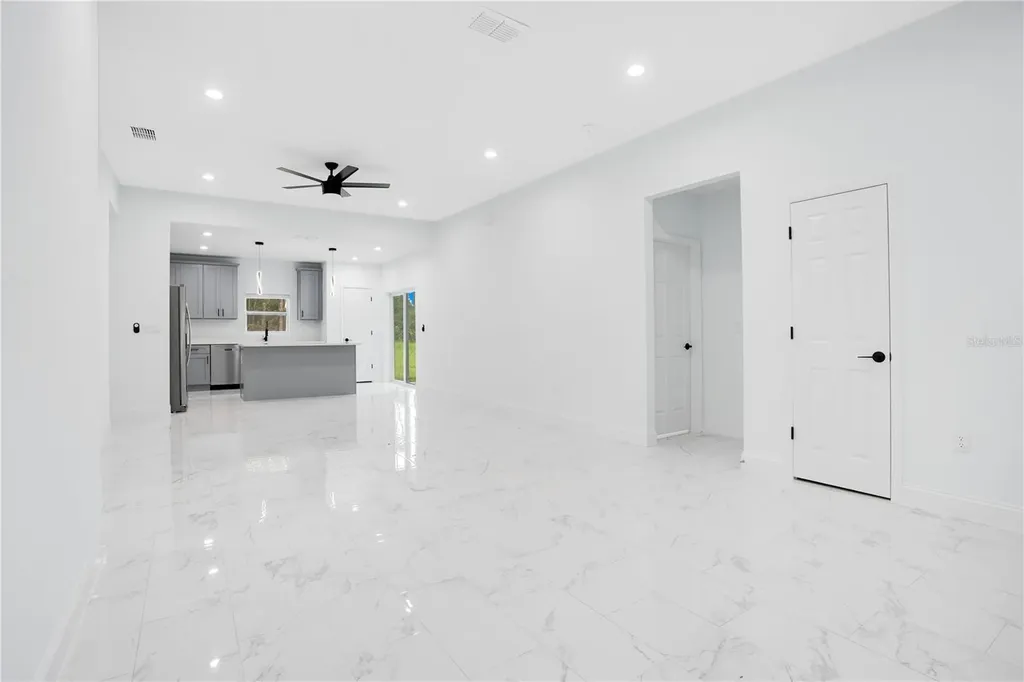 1903 Van Allen Circle Deltona FL 32738