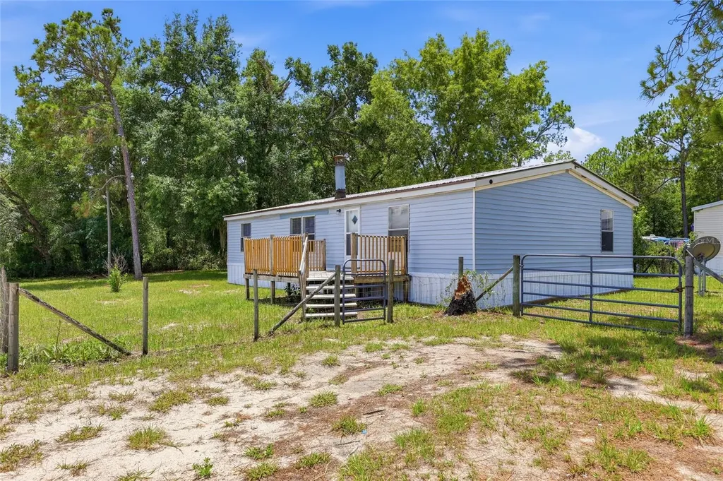 350 Ishie Avenue Bronson FL 32621
