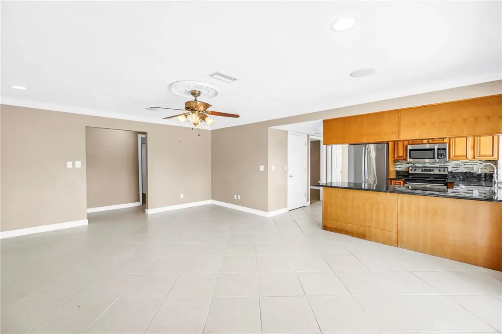 1820 Tanglewood Drive NE St Petersburg FL 33702