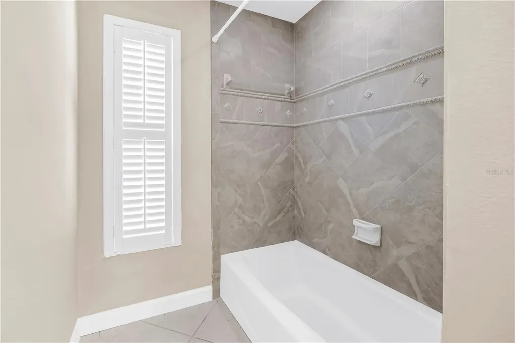 1820 Tanglewood Drive NE St Petersburg FL 33702