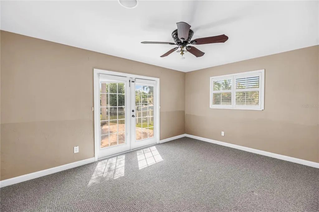 1820 Tanglewood Drive NE St Petersburg FL 33702