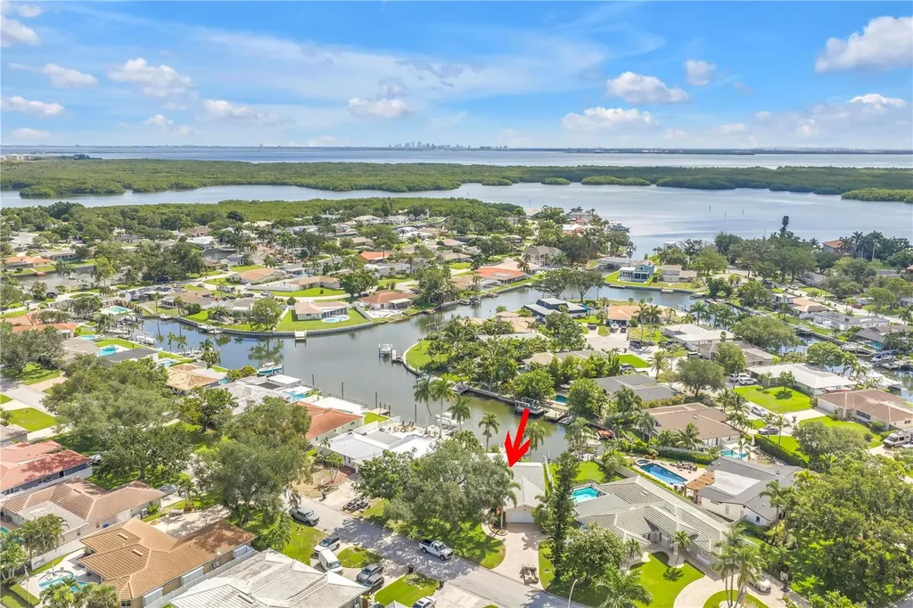 1820 Tanglewood Drive NE St Petersburg FL 33702