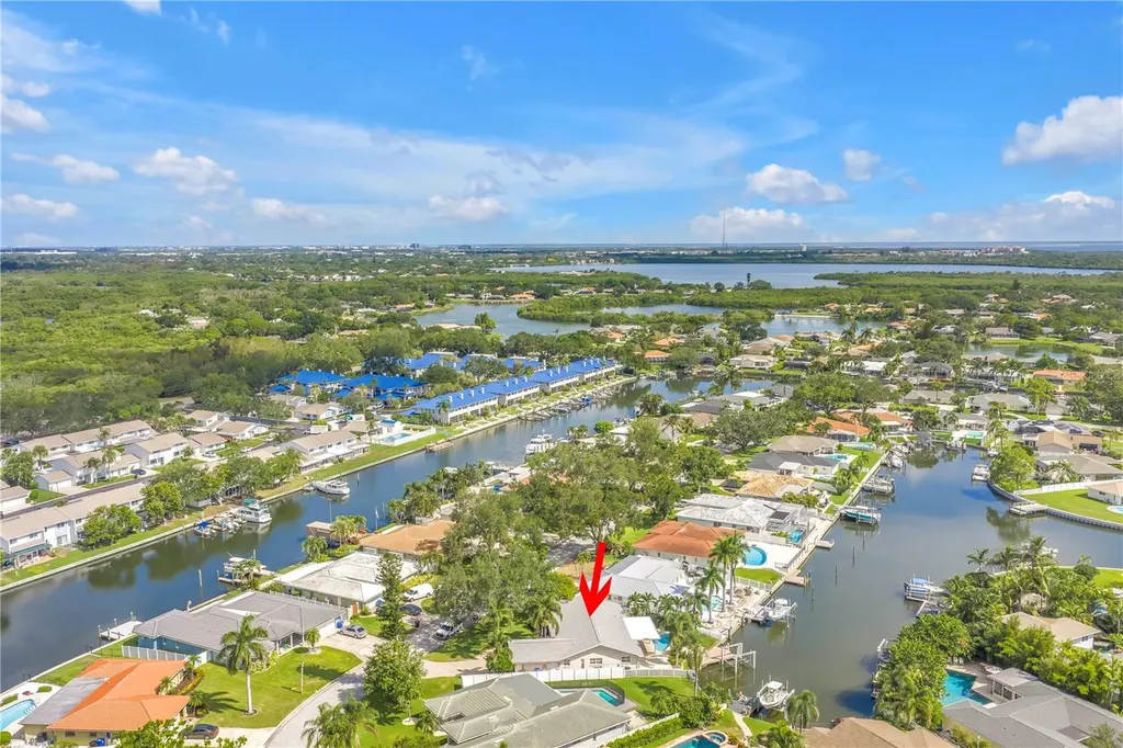 1820 Tanglewood Drive NE St Petersburg FL 33702
