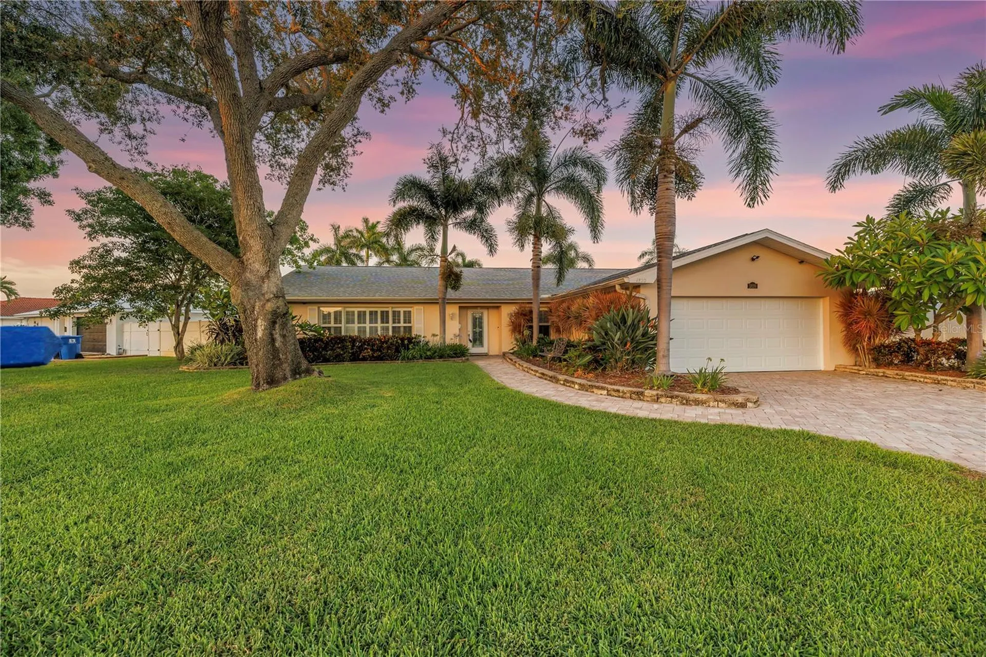 1820 Tanglewood Drive NE St Petersburg FL 33702