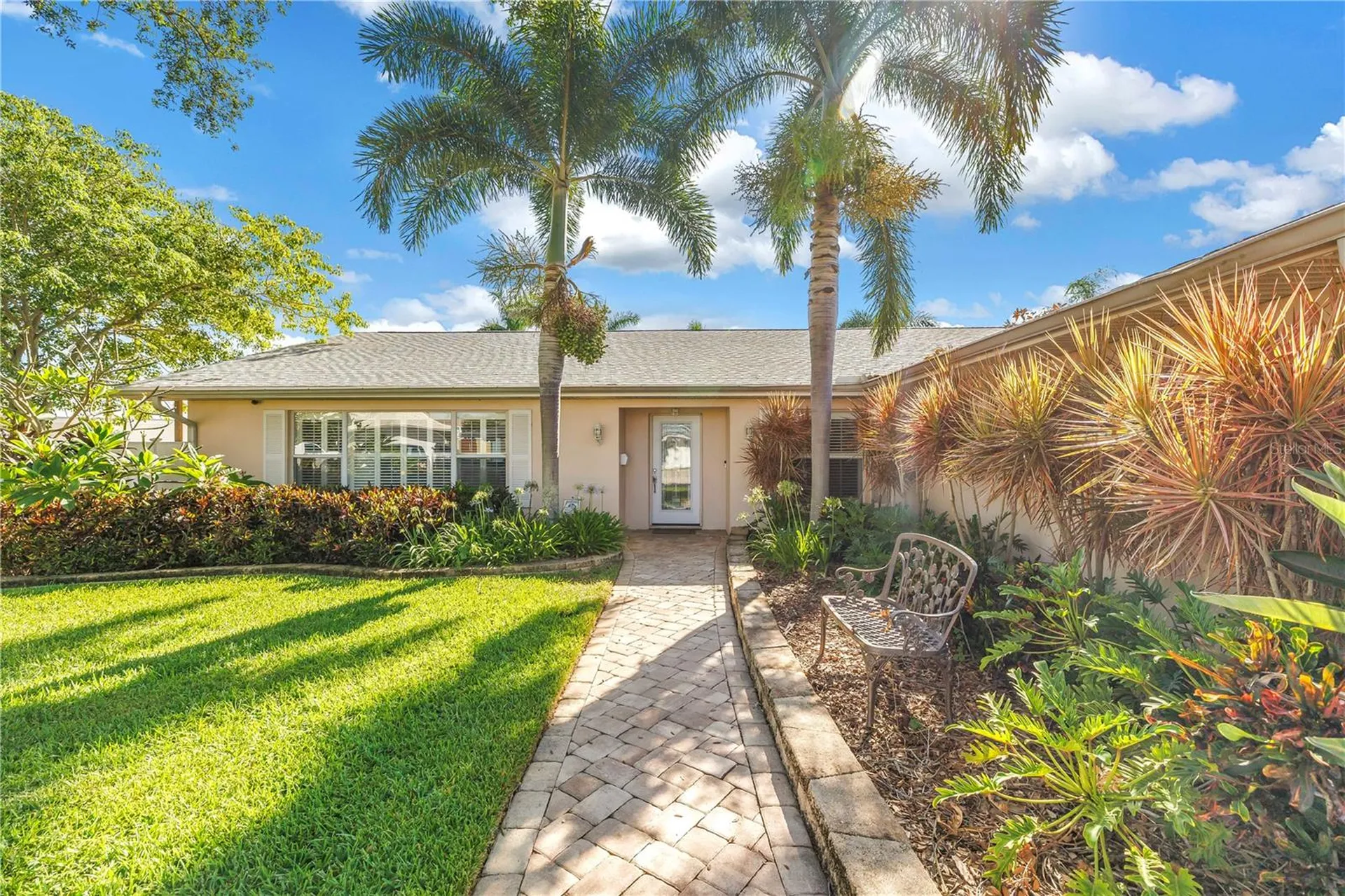 1820 Tanglewood Drive NE St Petersburg FL 33702