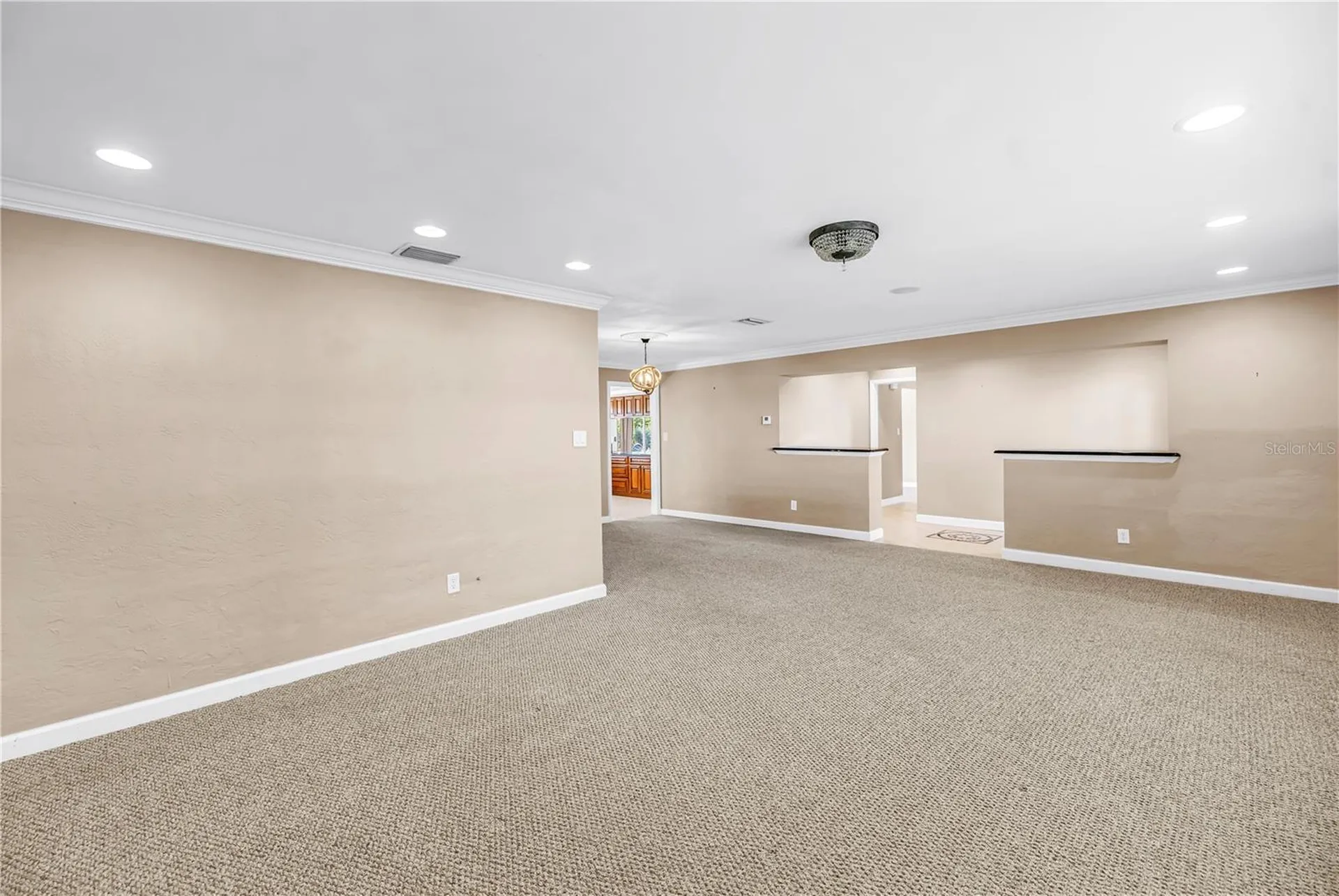 1820 Tanglewood Drive NE St Petersburg FL 33702
