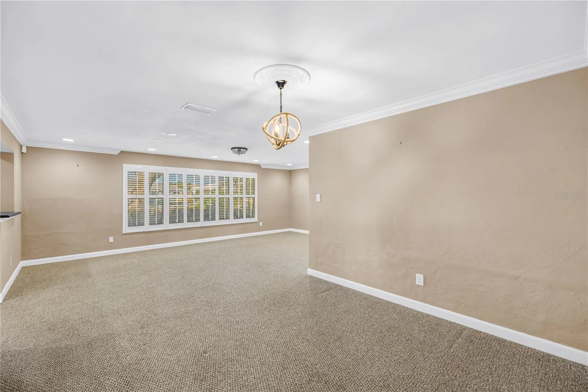 1820 Tanglewood Drive NE St Petersburg FL 33702