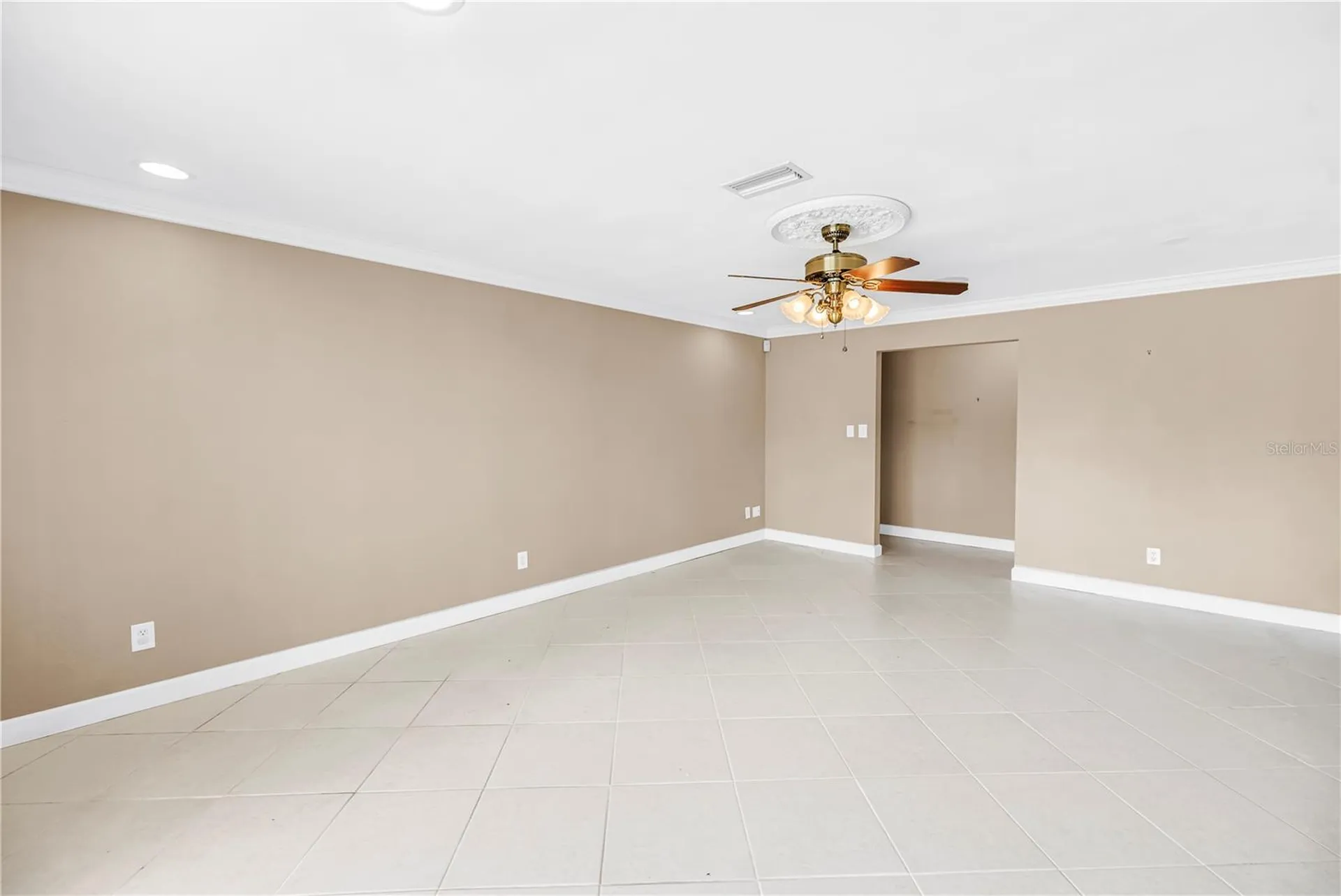 1820 Tanglewood Drive NE St Petersburg FL 33702