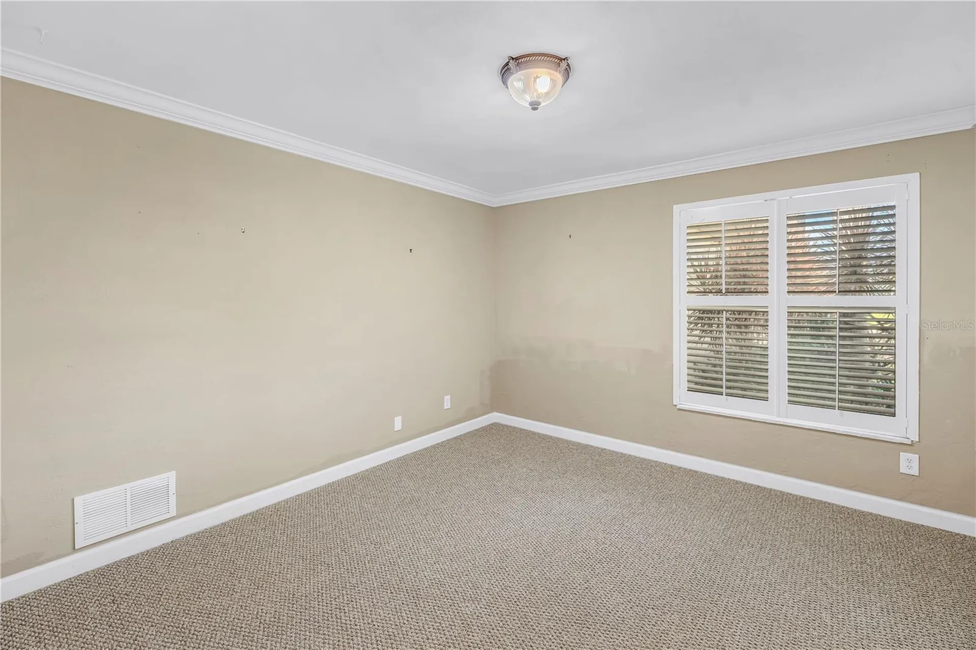 1820 Tanglewood Drive NE St Petersburg FL 33702