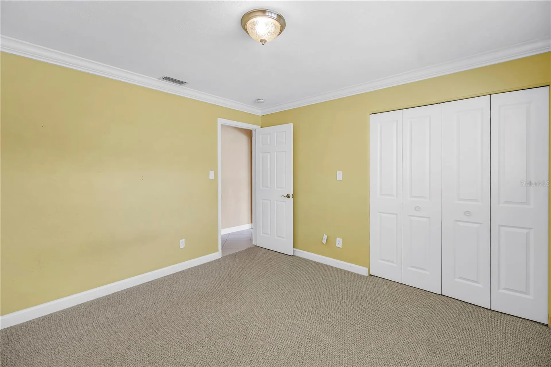 1820 Tanglewood Drive NE St Petersburg FL 33702