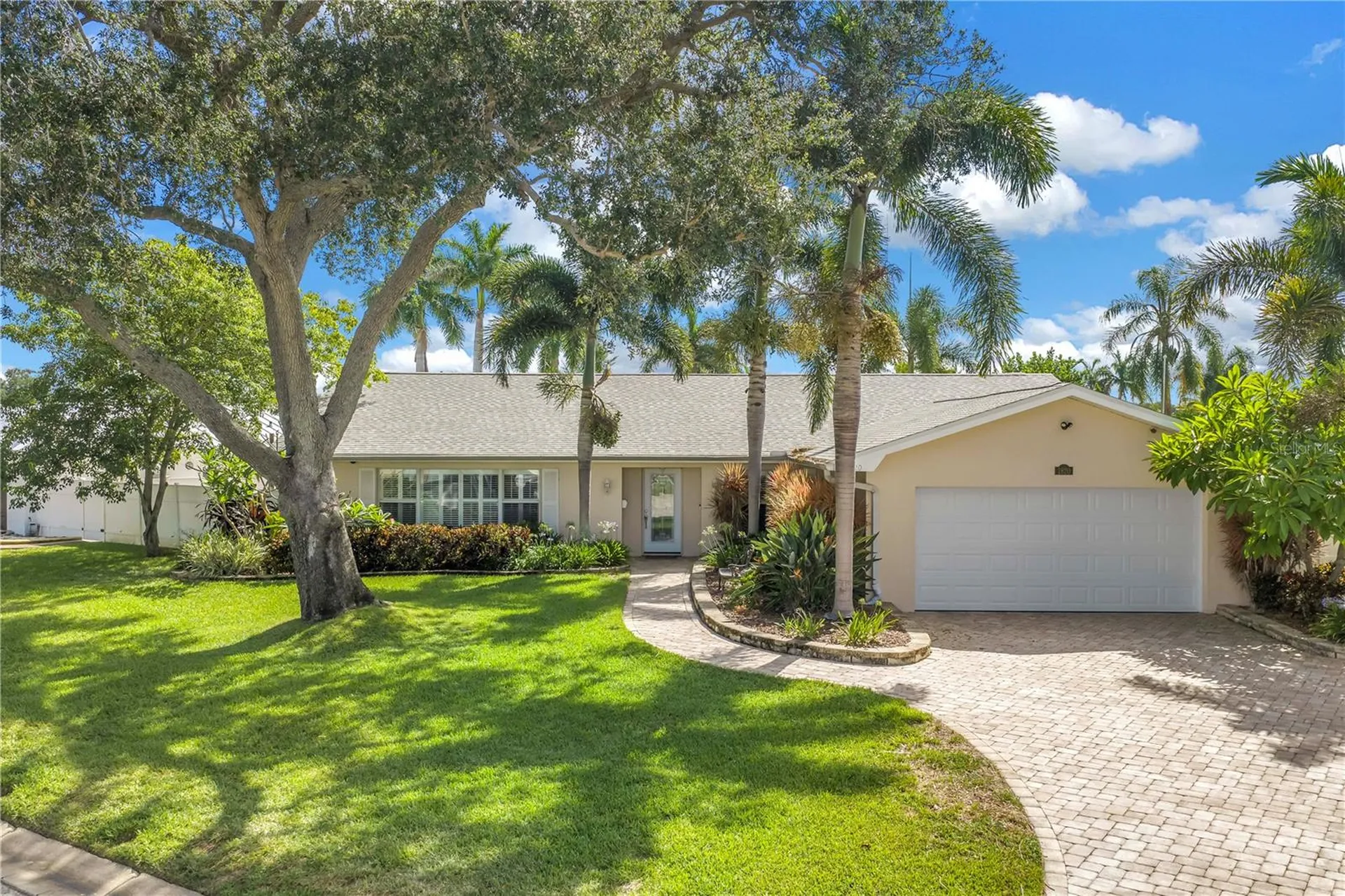 1820 Tanglewood Drive NE St Petersburg FL 33702