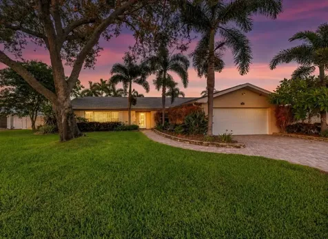 1820 Tanglewood Drive NE St Petersburg FL 33702