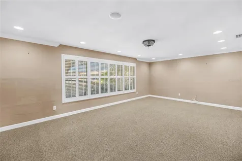 1820 Tanglewood Drive NE St Petersburg FL 33702