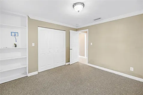 1820 Tanglewood Drive NE St Petersburg FL 33702