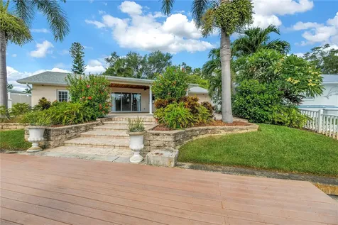 1820 Tanglewood Drive NE St Petersburg FL 33702
