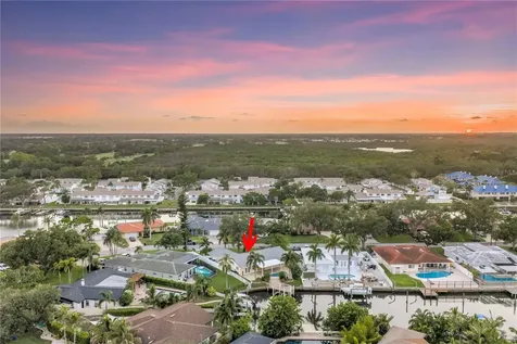 1820 Tanglewood Drive NE St Petersburg FL 33702