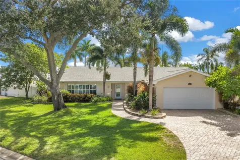 1820 Tanglewood Drive NE St Petersburg FL 33702